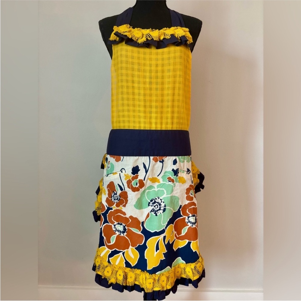 Sur La Table Apron Retro Floral Yellow Ruffle Trim Pockets Kitchen Cooking Chef